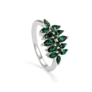 Anillo Santa Terezinha con Esmeralda de 1.35ct, Plata de Ley con Baño de Rodio, Corte Cojín, Estilo Geométrico Delicado - Product Image 1
