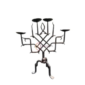 Candélabres éclaircissants en métal pour décoration de maison pots à bougies décoration de table d'hôtel et de restaurant candélabres de couleur noire au design unique - Product Image 1