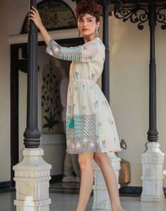 คอลเลกชันล่าสุดสำหรับผู้หญิงชุดเดรสแฟชั่นสำหรับงานปาร์ตี้ยาวถึงเข่าคอกลมสามส่วนดีไซน์เนอร์ - Product Image 3