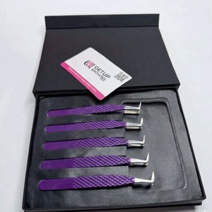 Venta al por mayor GETUP BROSONS IMPEX Pinzas para extensión de pestañas de acero inoxidable antimagnéticas con recubrimiento en polvo morado, agarre de diamante y punta plateada - Product Image 4