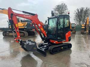 Miniexcavadora Kubota KX030-4 Usada en Buen Estado, Tipo Oruga, Color Rojo, Capacidad de Cucharón de 0.12m³, Componente Principal del Motor - Product Image 4