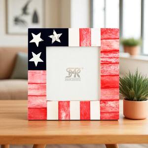 Cadre photo personnalisable en résine d'os avec motif drapeau américain, style rustique moderne, fait main, rouge, blanc, bleu, pour table ou bureau - Product Image 3