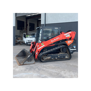 Compre ahora la cargadora Kubota con la comodidad del operador, el diseño avanzado de la cabina y el rendimiento inmejorable - Product Image 6