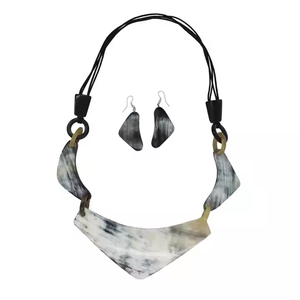 Collar de cuerno de calidad superior para mujer Último diseño con collar de joyería Buffalo By Crescent Crafts - Product Image 1