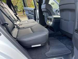 Lexus LX 600 d'occasion 2024, boîte automatique, caméra de recul, moteur intelligent, 8L, porte-bagages de toit en alliage d'aluminium - Product Image 2