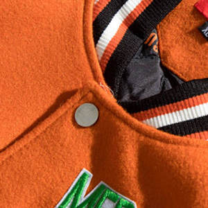 Veste universitaire pour homme en laine de style américain avec manches en cuir véritable, broderie en chenille personnalisée sur le devant, respirante, pour l'hiver - Product Image 2