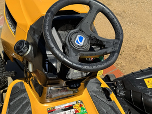 Tondeuse autoportée Cub Cadet Ultima ZT1 à rayon de braquage zéro : livraison rapide, précision et fiabilité de coupe supérieures, qualité premium, meilleur choix. - Product Image 3