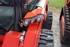 Cargadora Compacta Kioti SL750U-LQ Usada a Bajo Precio, Motor Kubota Euro5/EPA Confiable, 4x4, Cargadora Compacta Kioti de Segunda Mano - Product Image 2