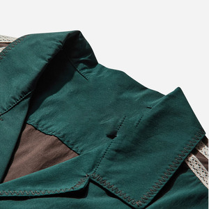 เสื้อเชิ้ตโบว์ลิ่งสีเขียวเข้มสำหรับผู้ชาย แขนสั้น คอปกแคมป์ ลายทางที่แขนเสื้อ สไตล์วินเทจลำลอง ติดกระดุม - Product Image 4