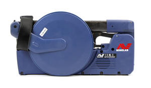 Détecteur de métaux et d'or tout-terrain ORIGINAL Minelab SDC 2300 avec Pro Find 15 et sac de transport - Product Image 2