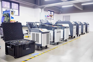 Stock local US DE, livraison gratuite, nouvelle machine de nettoyage au laser à fibre portative 2000W 3000W pour la rouille et le métal, pour les voitures - Product Image 4