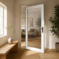 Porte d'entrée simple en PVC blanc avec panneau de verre double vitrage, serrure multipoints et poignée à levier en aluminium noir pour usage résidentiel