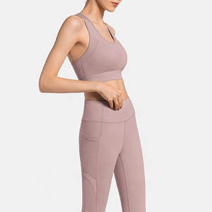 Conjunto Deportivo de 2 Piezas para Gimnasio, Yoga y Ejercicio, Talla XL, Leggings y Top, Material Transpirable, Resistente al Agua y Cómodo - Product Image 6