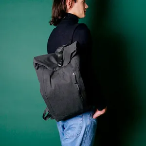 Zaino Roll-Top in Cor-Roll Riciclato: Gadget Promozionale Sostenibile, Compagno di Viaggio Eco-Friendly - Product Image 2