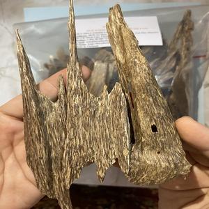 Envisionner la richesse: 100% chips de bois d'agar pur naturel Huy Phat - Product Image 2