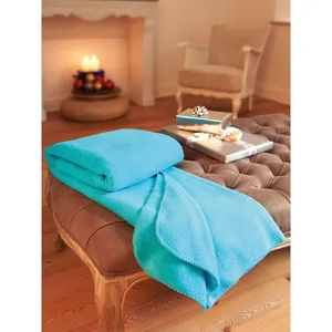 Couverture en polaire corail personnalisée 130x170 pour le merchandising - Product Image 1