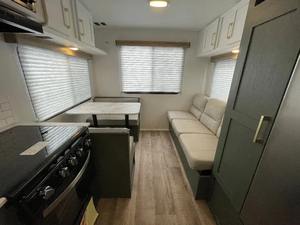 Remolque Camper superventas 2024 210RD-C, mini caravana moderna, ligera, 4x4, capacidad para 4 personas, el mejor precio - Product Image 4