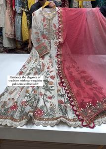 Vestido de tendencia de color blanco totalmente elegante en Faux Georgette con trabajo de secuencia de cadena para mujeres indias pakistaníes en funciones de fiestas - Product Image 4