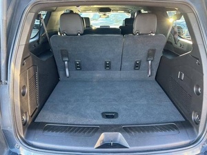 Usado 2021 Chevroletee SuburbanN LT - Product Image 3