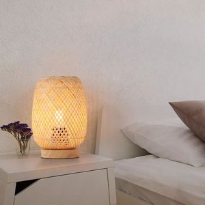 Lámpara de Mesa de Bambú con Estructura de Bambú Hecha a Mano, Base Estable e Iluminación Ambiental Suave - Product Image 2