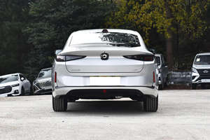 Sedán Híbrido Eléctrico Usado 2024, Transmisión Automática, Eficiente en Consumo de Combustible, Motor de Gasolina/Eléctrico, Moderno, Suministrado desde Japón, >700km de Autonomía - Product Image 5