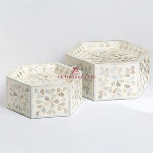 Support à gâteau en nacre naturelle pour la présentation de desserts et la décoration de table en provenance du Vietnam - Product Image 1