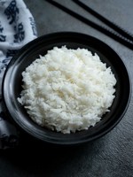 Riz blanc à grains courts vietnamien Frais et moelleux Haute qualité Sûr pour l'exportation 5% de grains cassés Sacs de 5 kg à 50 kg