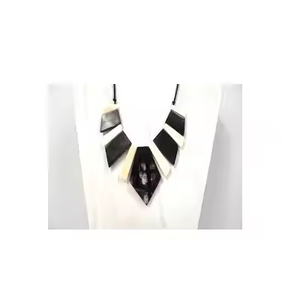 100% naturel corne de buffle fait à la main déclaration collier pendentif brillant poli corne collier par croissant artisanat - Product Image 2