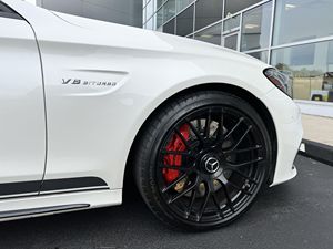 เมอร์เซเดส-เบนซ์ ซี63 เอส ซีดาน รุ่นปี 2015 แพ็คเกจ 1 วิ่ง 1-25,000 ไมล์ อัพเกรด RennTech เครื่องยนต์เทอร์โบ V8 ภายในหุ้มหนัง หลังคาซันรูฟแบบพาโนรามา - Product Image 3