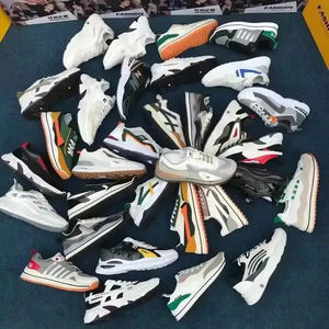 Venta al por mayor de pacas de zapatos usados para adultos, marcas mixtas, zapatillas de hombre y mujer para tiendas de segunda mano y exportadores de ropa de segunda mano. - Product Image 5