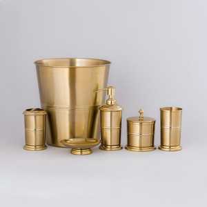 Hermoso juego de baño de metal de diseño premium, hecho a mano, acabado plateado, baños de lujo y casas inspiradas en Spa - Product Image 4