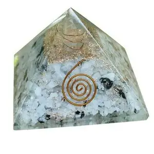 Piramide di Orgonite di pietra di luna arcobaleno di alta qualità sfusa con bobina di rame piramidi di Orgone all'ingrosso protezione e decorazione EMF