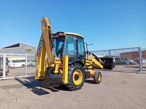 รถตักล้อยาง JCB 3CX พร้อมหัวขุด |   รถขุดตักดินแบบขับเคลื่อนสี่ล้อ |   เครื่องขุดและตักงานหนัก - Product Image 6