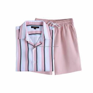 ชุดเสื้อเชิ้ตผู้ชายลายทางแบบกำหนดเอง OEM - ชุดลำลองฤดูร้อนแขนสั้นลายทางแนวตั้งสีชมพู - Product Image 5