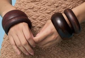 Lightweight Solid Wood Waterproof Bangles Handmade Jewelry Traditional Women Fashion Bracelet with Fine Polish and Custom Colors - Product Image 3