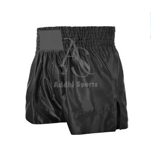 Pantalones cortos de Muay Thai de satén de poliéster ligero para hombre con bordado frontal personalizado Fabricante de pantalones cortos de kickboxing OEM - Product Image 3