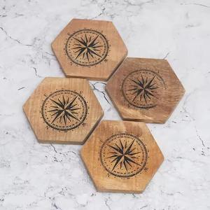 Ensemble de sous-verres en bois de conception de boussole de qualité supérieure porte-boisson unique fait à la main pour table de boissons chaudes et froides fabriquée à la main en Inde - Product Image 3