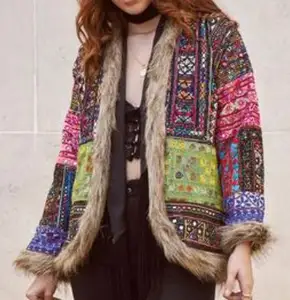 Banjara-Chaqueta con bordado pesado y piel, 2022 - Product Image 1