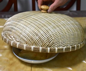 Plateau de service rond en rotin Lacvietcraft LV09221 de haute qualité fabriqué à la main avec couvercle alimentaire - Product Image 5