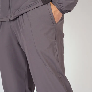 Conjunto de Chaqueta Cortavientos Informal con Capucha y Pantalones Jogger Personalizados para Invierno, con Tira Reflectante de 3 m, Ligeros, Resistentes al Viento e Impermeables - Product Image 6