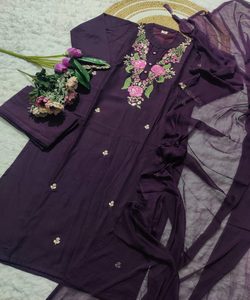 Kurta en coton avec fond imprimé et ensemble Dupatta pour le bureau ou un usage quotidien décontracté - Product Image 2