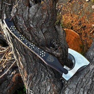 Hacha vikinga grande forjada a mano personalizada, hacha de Guerrero barbudo, hacha de halcón de dos manos Berserker lista para la batalla. - Product Image 3