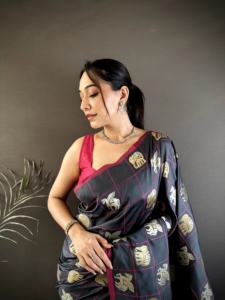 Banarasi Saree en soie avec Lehenga Choli Vintage Robe pour femme pour fêtes et occasions spéciales Vêtements en gros - Product Image 5