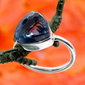 Anillo de Plata de Ley 925 romántico al por mayor, piedra preciosa en forma de trillón, corte liso, platino, chapado en rodio, joyería fina, ajuste de incrustaciones de rodio - Product Image 6