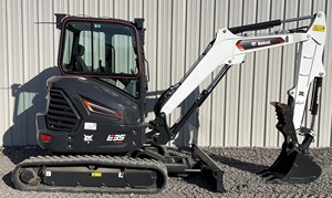 Bob cat E35R2 Mini Pelle Excavatrice d'occasion en Excellent état à faibles heures à vendre - Product Image 5