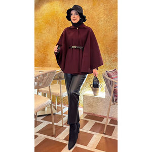Poncho de Cachemira Color Borgoña con Cinturón Desmontable y Detalle de Botones para Mujeres Musulmanas - Accesorio para Hiyab - Product Image 1