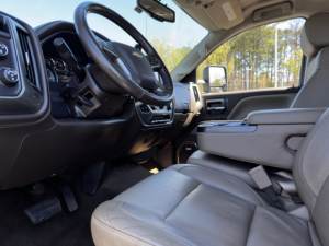 Chevrolet <span class=keywords><strong>Silverado</strong></span> 1500 <span class=keywords><strong>LTZ</strong></span> <span class=keywords><strong>2015</strong></span> d'occasion propre - Product Image 4