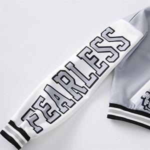 เสื้อแจ็กเก็ตตัวสั้นของผู้ชายแนวสตรีทเสื้อโค้ทฤดูหนาวปักลายบล็อกสีเสื้อโค้ทคอวีลำลองมีกระดุม - Product Image 5