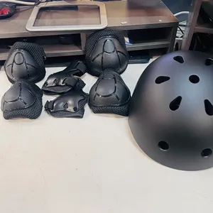 Casco per Bambini da 2 a 7 Anni con Equipaggiamento di Protezione Sportiva Inclusi Ginocchiere, Gomitiere e Parastinchi - Product Image 5