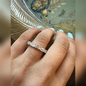 Anillo de Compromiso con Diamante Cultivado en Laboratorio, Corte Esmeralda, Orientación Este-Oeste, 1.70 Quilates, VVS2, Proveedor y Fabricante Mayorista - Product Image 4